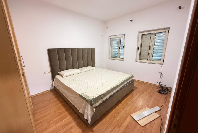 Shtepi me qera Apartament ne Tirane, 2+1, Mobilimi E mobiluar, Pagesa 550  Euro.