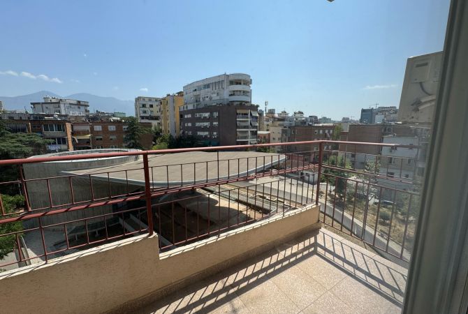 Shtepi me qera Apartament ne Tirane, 2+1, Mobilimi E mobiluar, Pagesa 900  Euro.