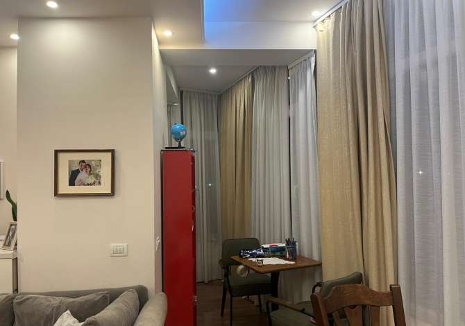 Shtepi ne shitje Apartament ne Tirane, 2+1, Mobilimi E mobiluar, Pagesa 145,000  Euro.
