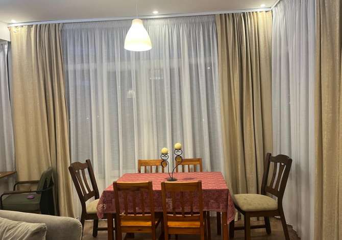 Shtepi ne shitje Apartament ne Tirane, 2+1, Mobilimi E mobiluar, Pagesa 145,000  Euro.