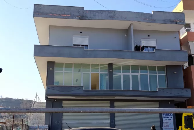 Ambient biznesi me qera 3+1 ne Tirane - 500 Euro