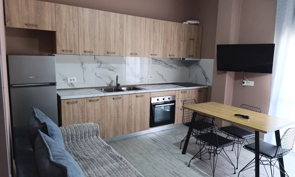 Shtepi me qera Apartament ne Tirane, 1+1, Mobilimi E mobiluar, Pagesa 30,000  Leke.