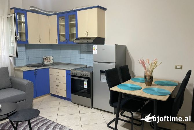 Shtepi me qera Apartament ne Tirane, 1+1, Mobilimi E mobiluar, Pagesa 400  Euro.