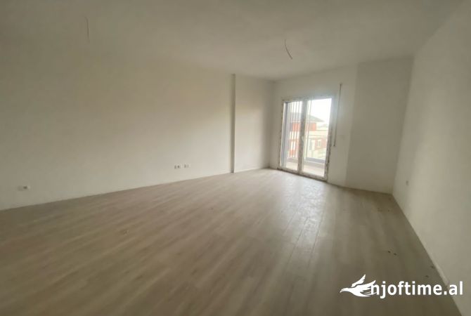 Shtepi ne shitje 2+1 ne Tirane - 154,000 Euro