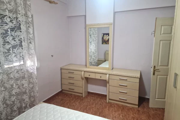 Shtepi me qera Apartament ne Tirane, 2+1, Mobilimi E mobiluar, Pagesa 500  Euro.