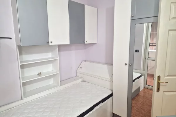 Shtepi me qera Apartament ne Tirane, 2+1, Mobilimi E mobiluar, Pagesa 500  Euro.