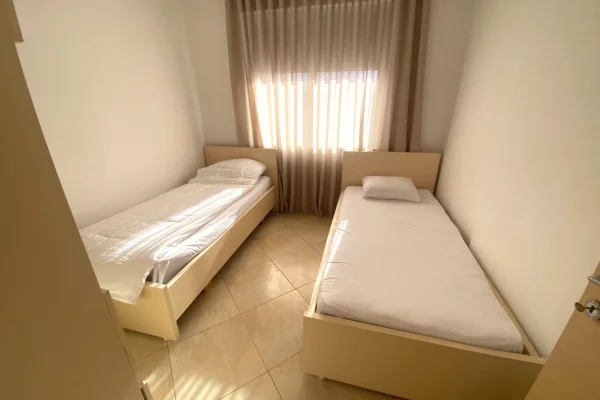 Shtepi me qera Apartament ne Tirane, 2+1, Mobilimi E mobiluar, Pagesa 500  Euro.