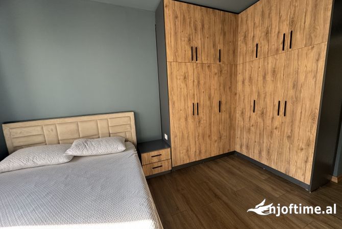 Shtepi ne shitje Apartament ne Tirane, 2+1, Mobilimi E mobiluar, Pagesa 150,000  Euro.