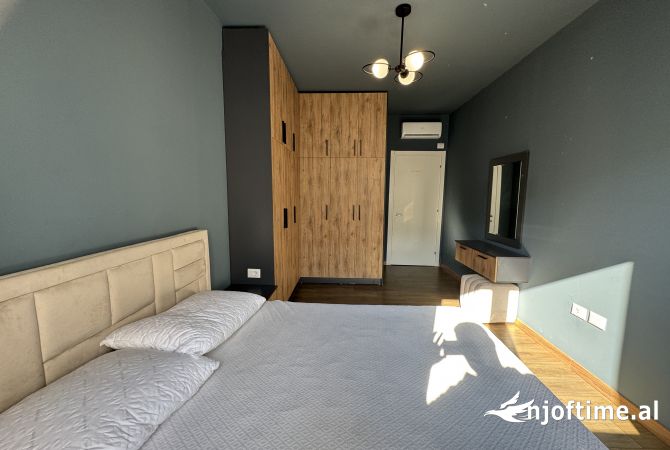 Shtepi ne shitje Apartament ne Tirane, 2+1, Mobilimi E mobiluar, Pagesa 150,000  Euro.