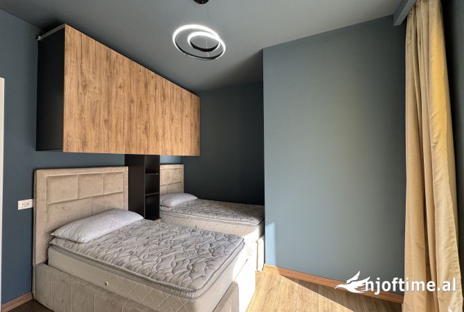Shtepi ne shitje Apartament ne Tirane, 2+1, Mobilimi E mobiluar, Pagesa 150,000  Euro.