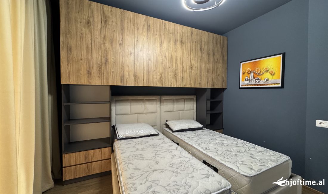 Shtepi ne shitje Apartament ne Tirane, 2+1, Mobilimi E mobiluar, Pagesa 157,000  Euro.