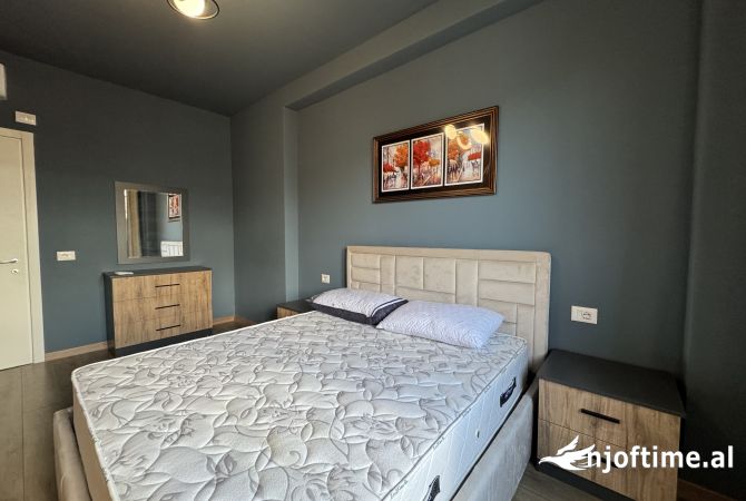 Shtepi ne shitje Apartament ne Tirane, 2+1, Mobilimi E mobiluar, Pagesa 157,000  Euro.