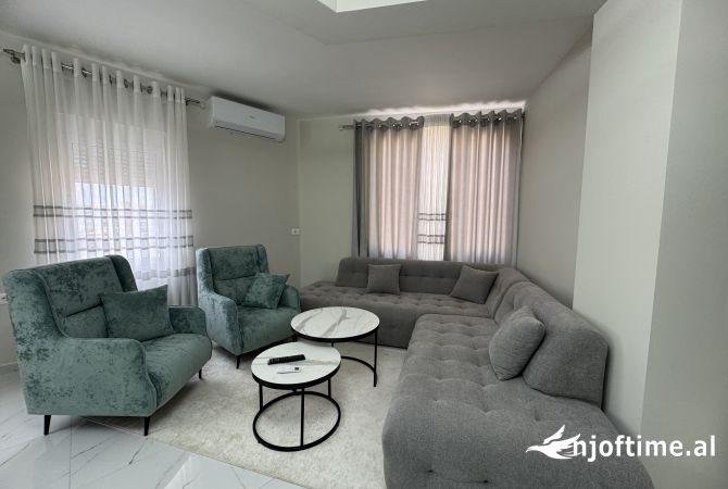 Shtepi me qera Apartament ne Tirane, 2+1, Mobilimi E mobiluar, Pagesa 80,000  Leke.