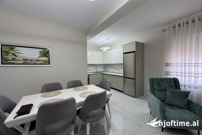 Shtepi me qera Apartament ne Tirane, 2+1, Mobilimi E mobiluar, Pagesa 80,000  Leke.