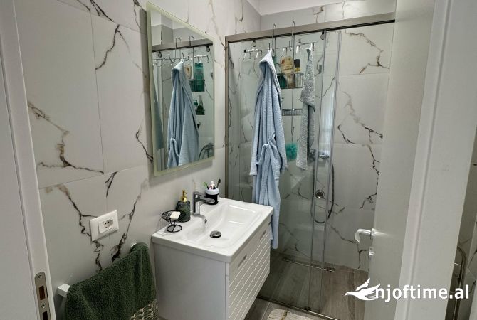 Shtepi me qera Apartament ne Tirane, 2+1, Mobilimi E mobiluar, Pagesa 730  Euro.