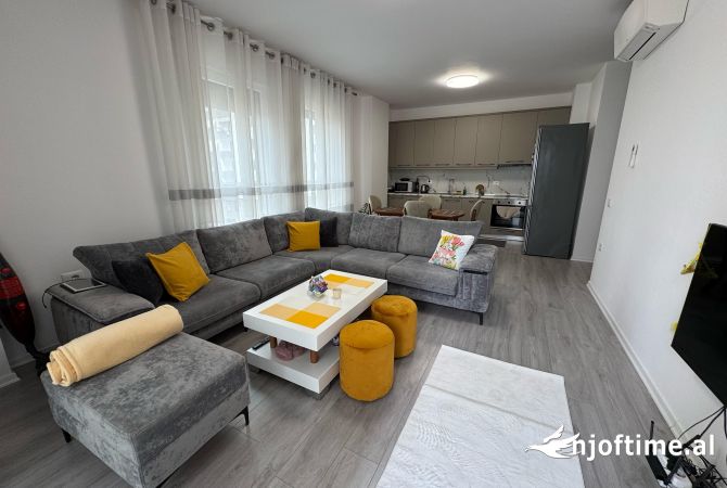 Shtepi me qera Apartament ne Tirane, 2+1, Mobilimi E mobiluar, Pagesa 730  Euro.