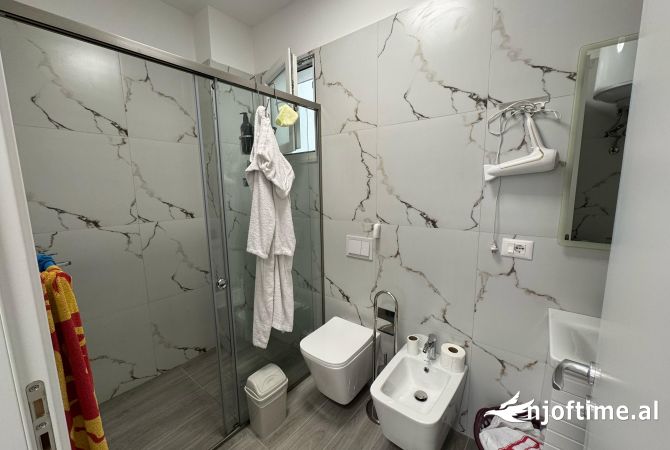 Shtepi me qera Apartament ne Tirane, 2+1, Mobilimi E mobiluar, Pagesa 730  Euro.