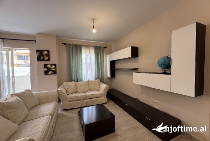 Shtepi me qera 2+1 ne Tirane - 550 Euro