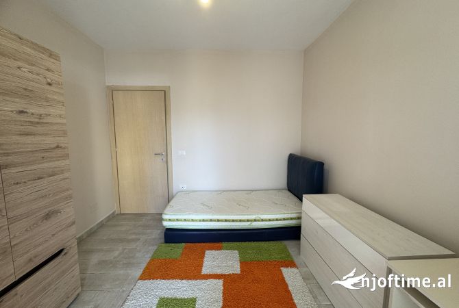 Shtepi me qera Apartament ne Tirane, 2+1, Mobilimi E mobiluar, Pagesa 550  Euro.