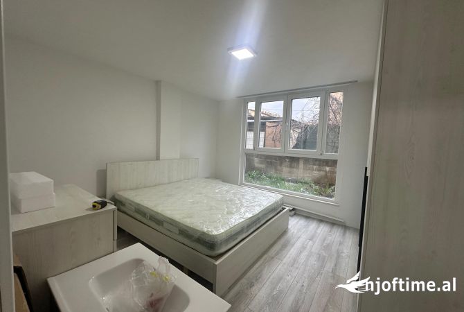 Shtepi me qera Apartament ne Tirane, 1+1, Mobilimi E mobiluar, Pagesa 400  Euro.