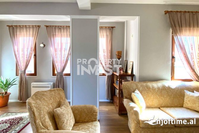 Shtepi ne shitje Apartament ne Tirane, 2+1, Mobilimi E mobiluar, Pagesa 215,000  Euro.