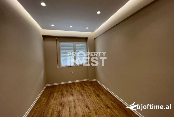 APARTAMENT PER ZYRA 2+1+2 ME QERA, RRUGA E DIBRES.