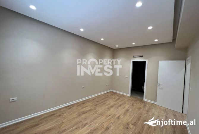 Ambient biznesi me qera 3+1 ne Tirane - 650 Euro