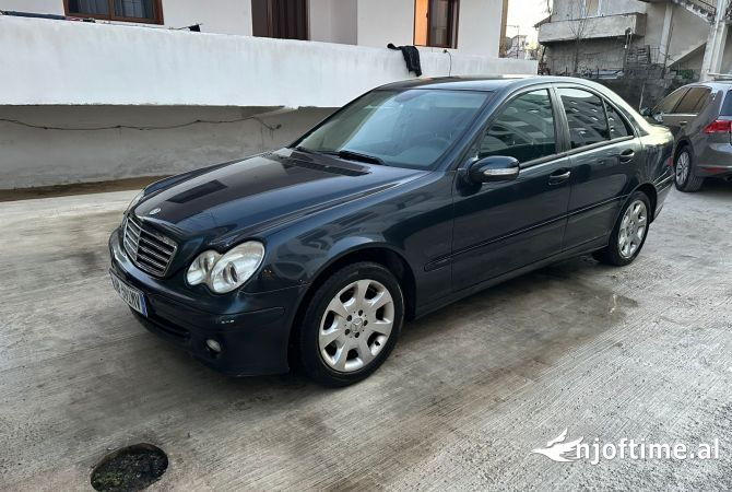 Makina ne shitje ne Tirane - 5,000 Euro