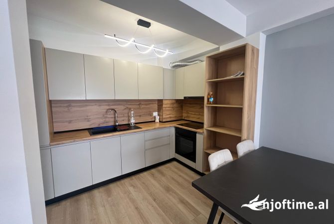 Shtepi me qera Apartament ne Tirane, 1+1, Mobilimi E mobiluar, Pagesa 550  Euro.