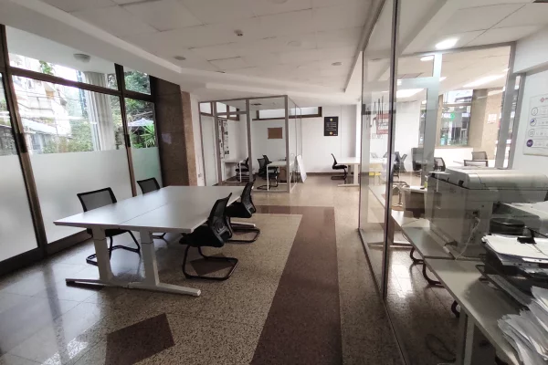 Shtepi me qera Apartament ne Tirane, 1+1, Mobilimi Pjeserisht e mobiluar, Pagesa 4,300  Euro.