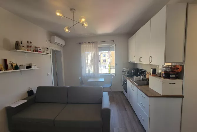 Shtepi me qera 1+1 ne Tirane - 55,000 Leke