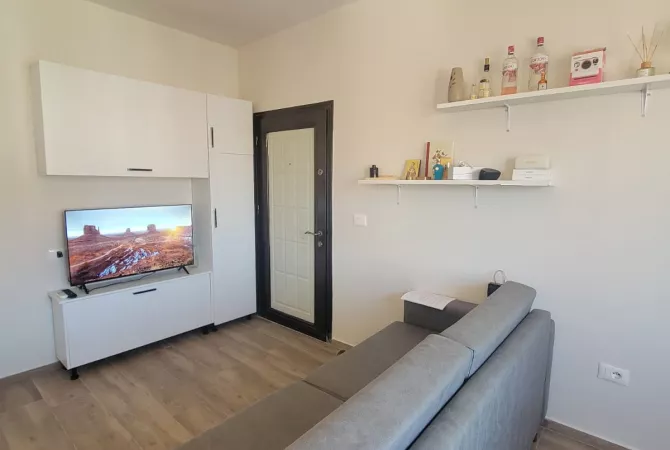Shtepi me qera 1+1 ne Tirane - 55,000 Leke