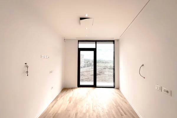 Shtepi ne shitje Apartament ne Tirane, 2+1, Mobilimi Bosh, pa mobiluar, Pagesa 448,000  Euro.