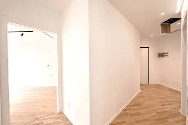 Shtepi ne shitje Apartament ne Tirane, 2+1, Mobilimi Bosh, pa mobiluar, Pagesa 448,000  Euro.