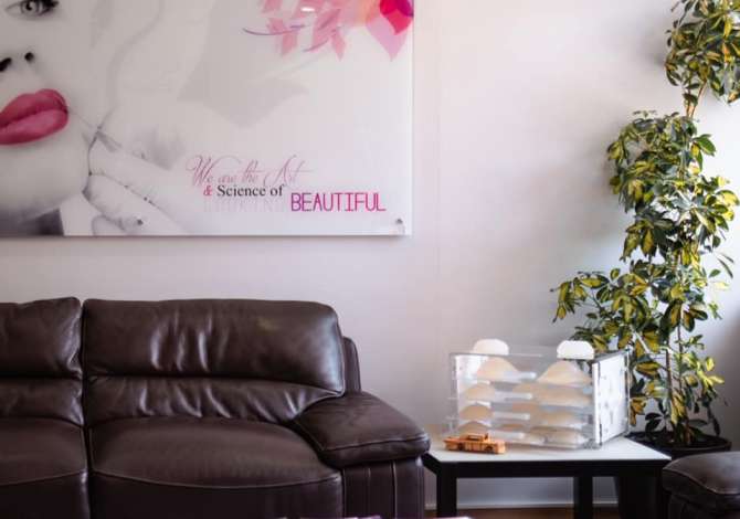 Klinika estetike  ofron sherbime si Rinoplastika, Otoplastika, Lifting i fytyres, Transplant i fokeve etj.