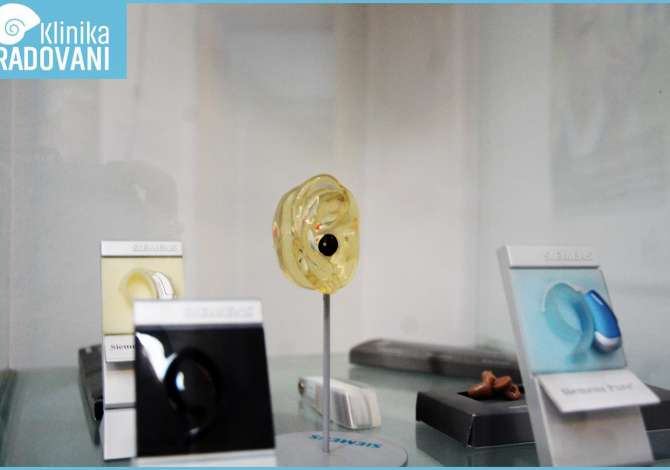 Klinikae cila ju ofron Aparate brenda dhe mbrapa veshit, Telekomanda aparatesh, Ushqyes per aparatet dhe Bateri Siemens