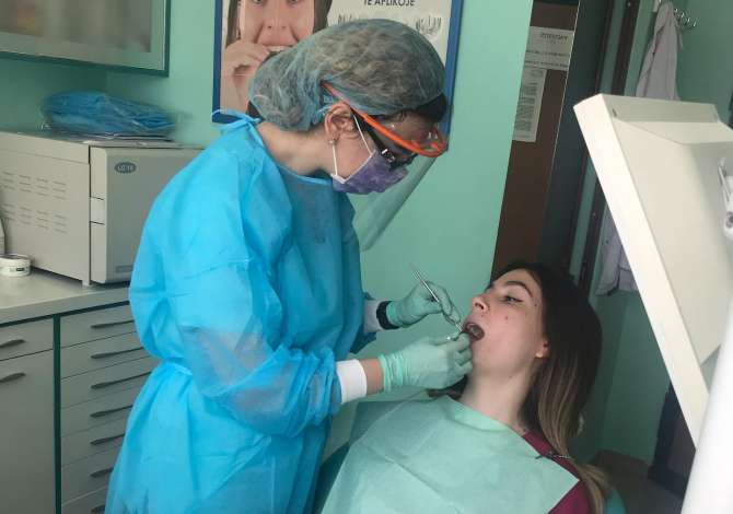 Klinika dentare Bitincka e specializuar per Ortodonci fikse dhe te levizshme.  Vizita FALAS