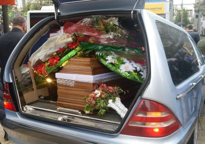 Agjensi Funerale Albania 2000 organizon Ceremonite Funerale