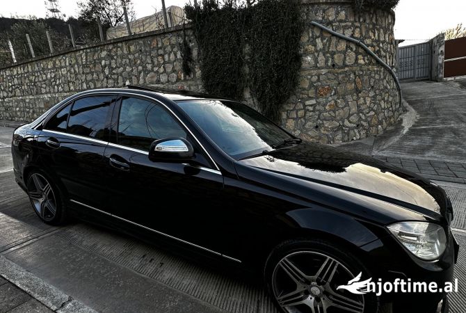 Makina ne shitje  ne Tirane - 9,500 Euro