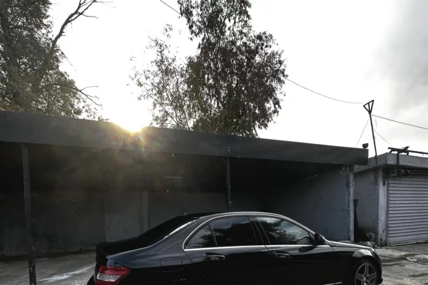 Makina ne shitje ne Tirane - 8,700 Euro