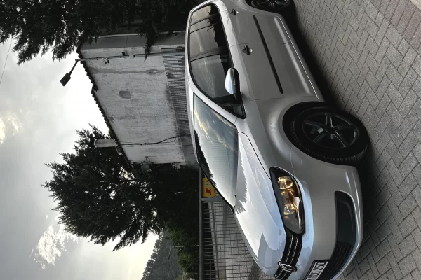 Makina ne shitje ne Tirane - 540,000 Leke