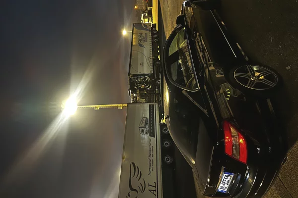 Makina ne shitje  ne Tirane - 840,000 Leke