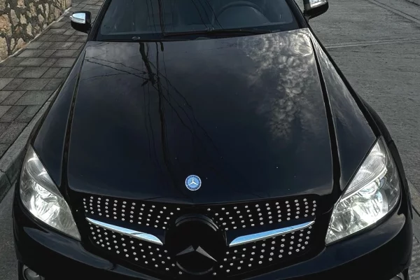 Makina ne shitje ne Tirane, Mercedes-Benz, 2010 gasoline-gas,Kambio Automatik Pagesa 780,000  Leke.