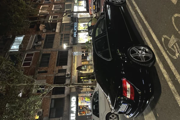 Makina ne shitje ne Tirane, Mercedes-Benz, 2010 gasoline-gas,Kambio Automatik Pagesa 780,000  Leke.