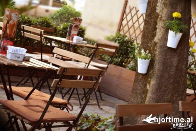 KARRIGE-TAVOLINA-Tenda