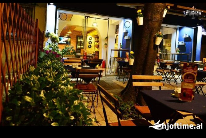 KARRIGE-TAVOLINA-Tenda