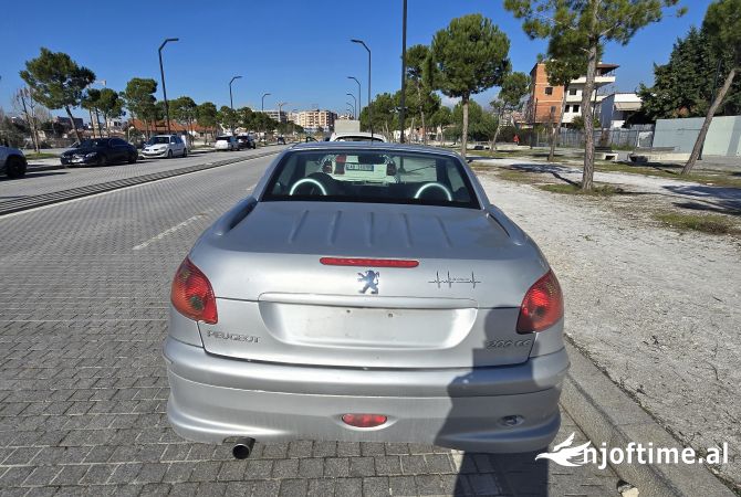 Makina ne shitje  ne Tirane - 2,000 Euro