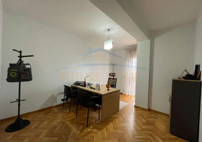 Ambient biznesi me qera 3+1 ne Tirane - 2,000 Euro