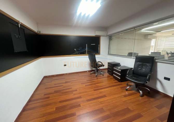 Ambient biznesi me qera 3+1 ne Tirane - 2,000 Euro