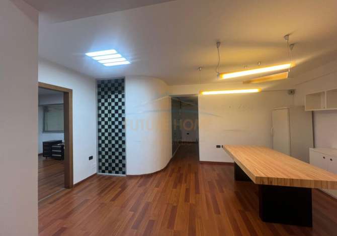 Ambient biznesi me qera 3+1 ne Tirane - 2,000 Euro